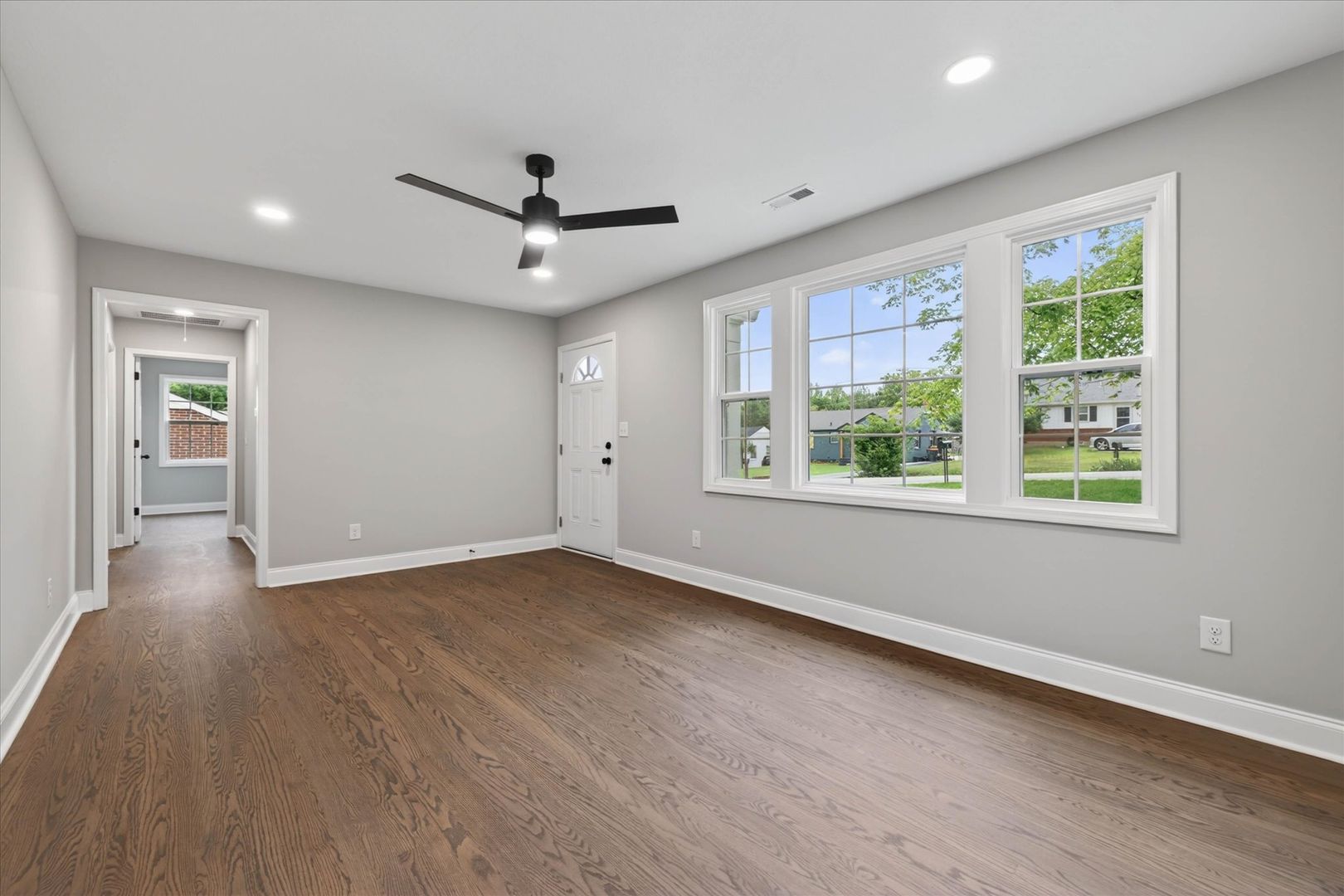 Clearview Dr - 221 8 of 12