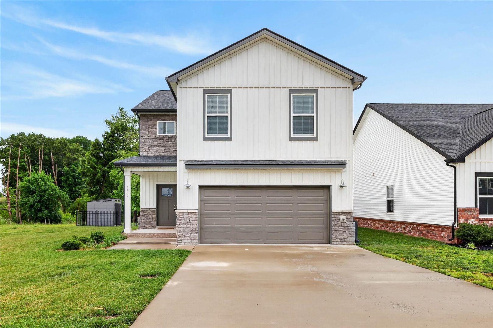 Clarksville House: 1437 Citadel Drive