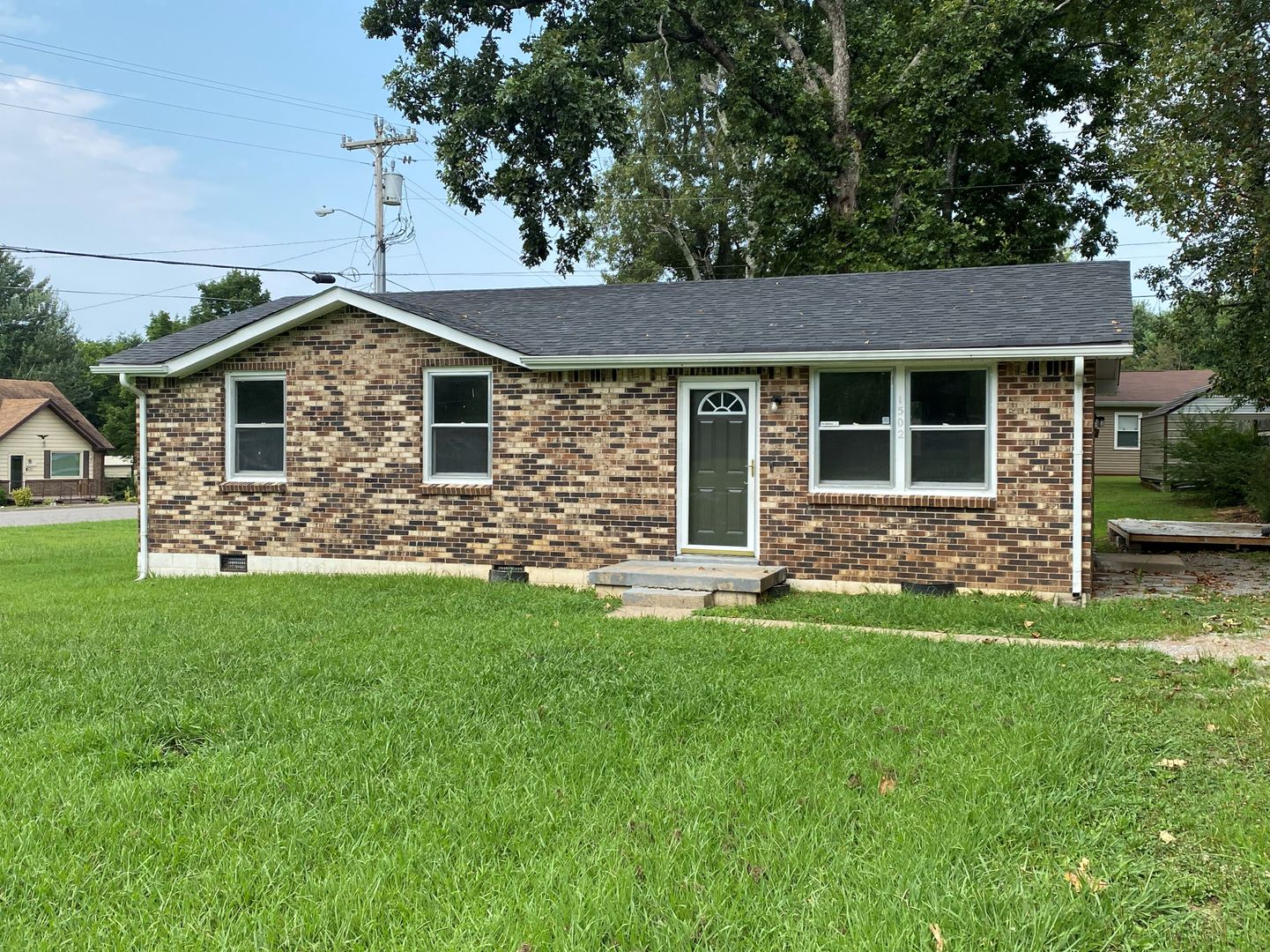 Clarksville House: 1502 Nichols Drive