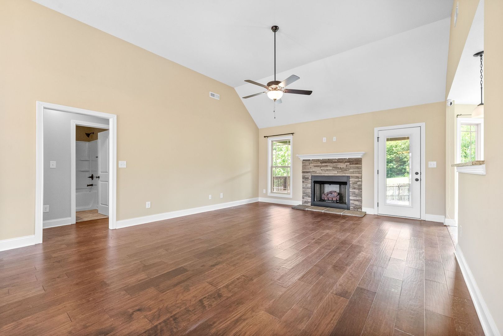 Clarksville House: 1029 Garner Hills Drive