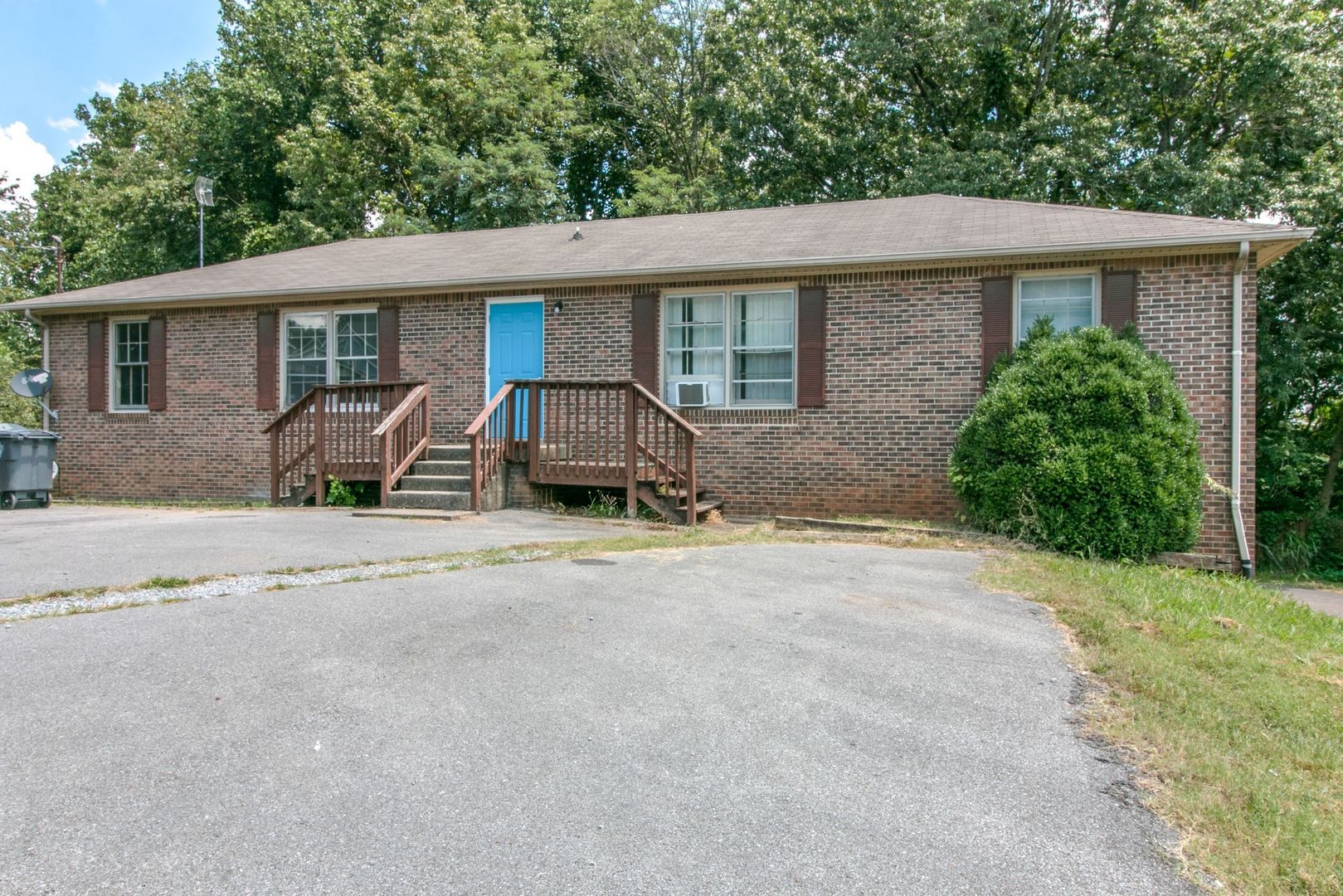 Clarksville Apartment: 103 Bennett Drive