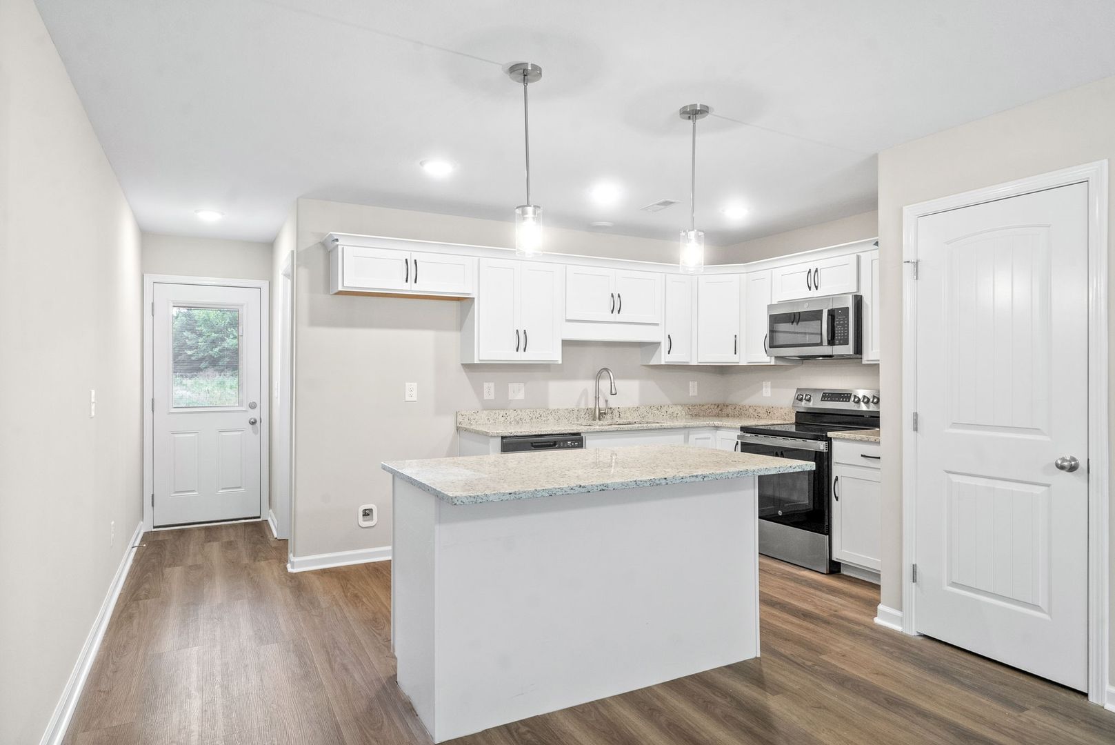 Clarksville Apartment: 512 Edlin Street