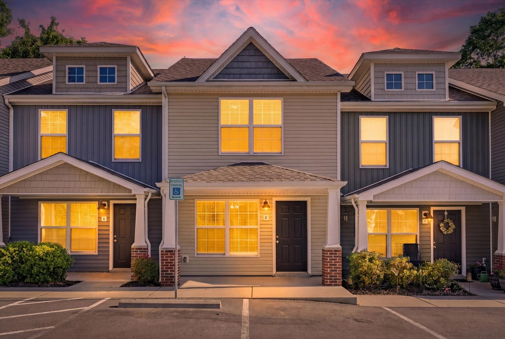 Clarksville House: 645 Stowe Court C