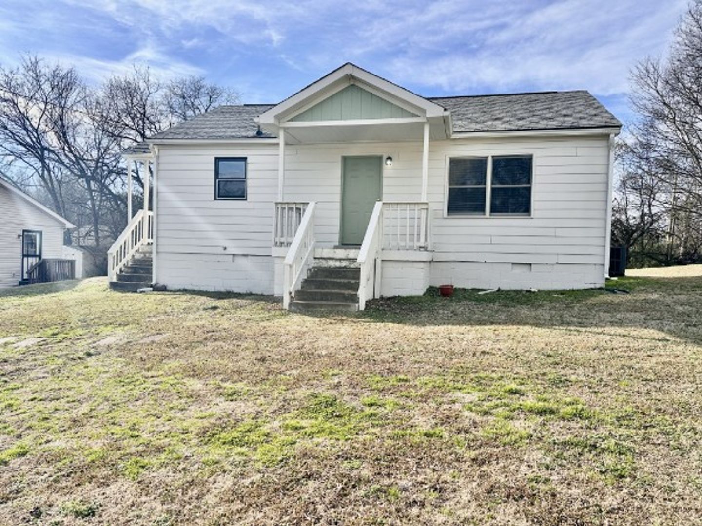 Clarksville House: 914 W Happy Hollow Drive