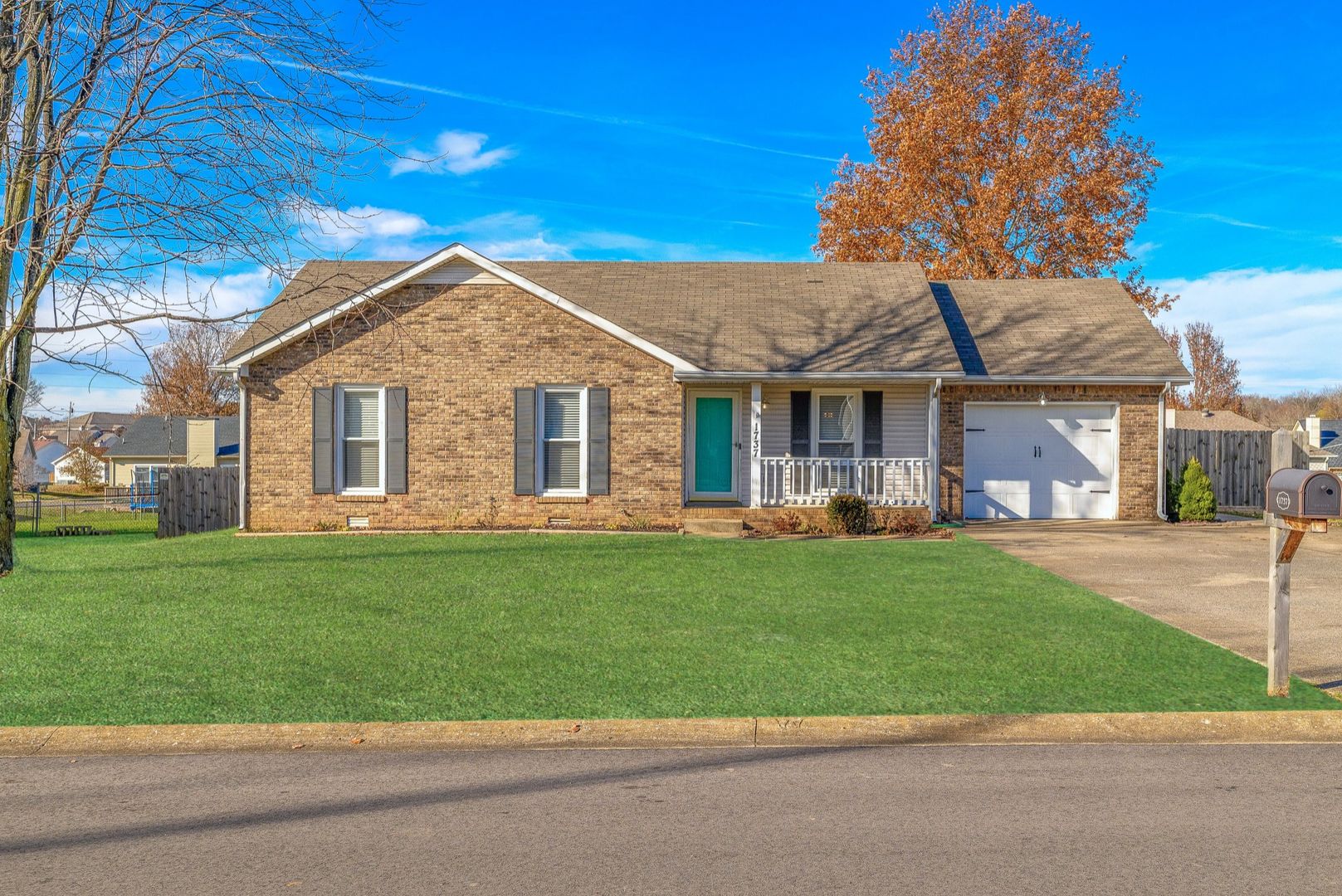 Clarksville House: 1737 Crestview Drive