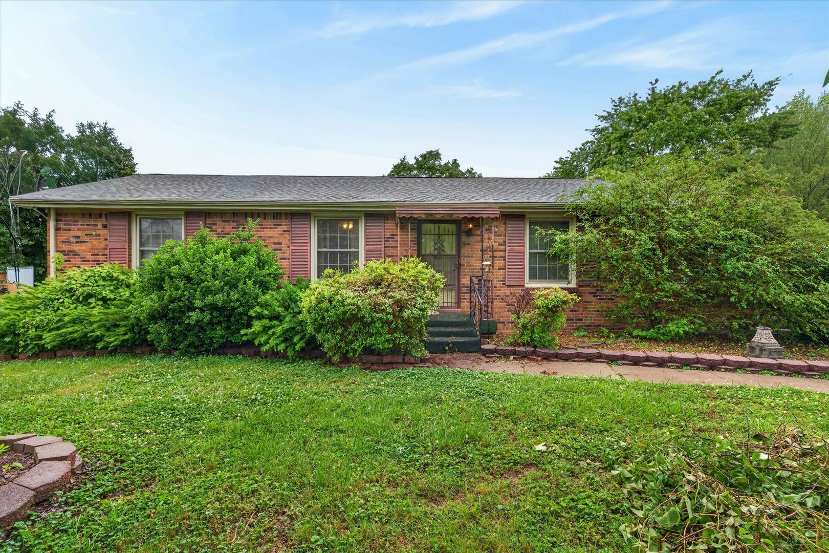 Clarksville House: 1886 Old Trenton Rd