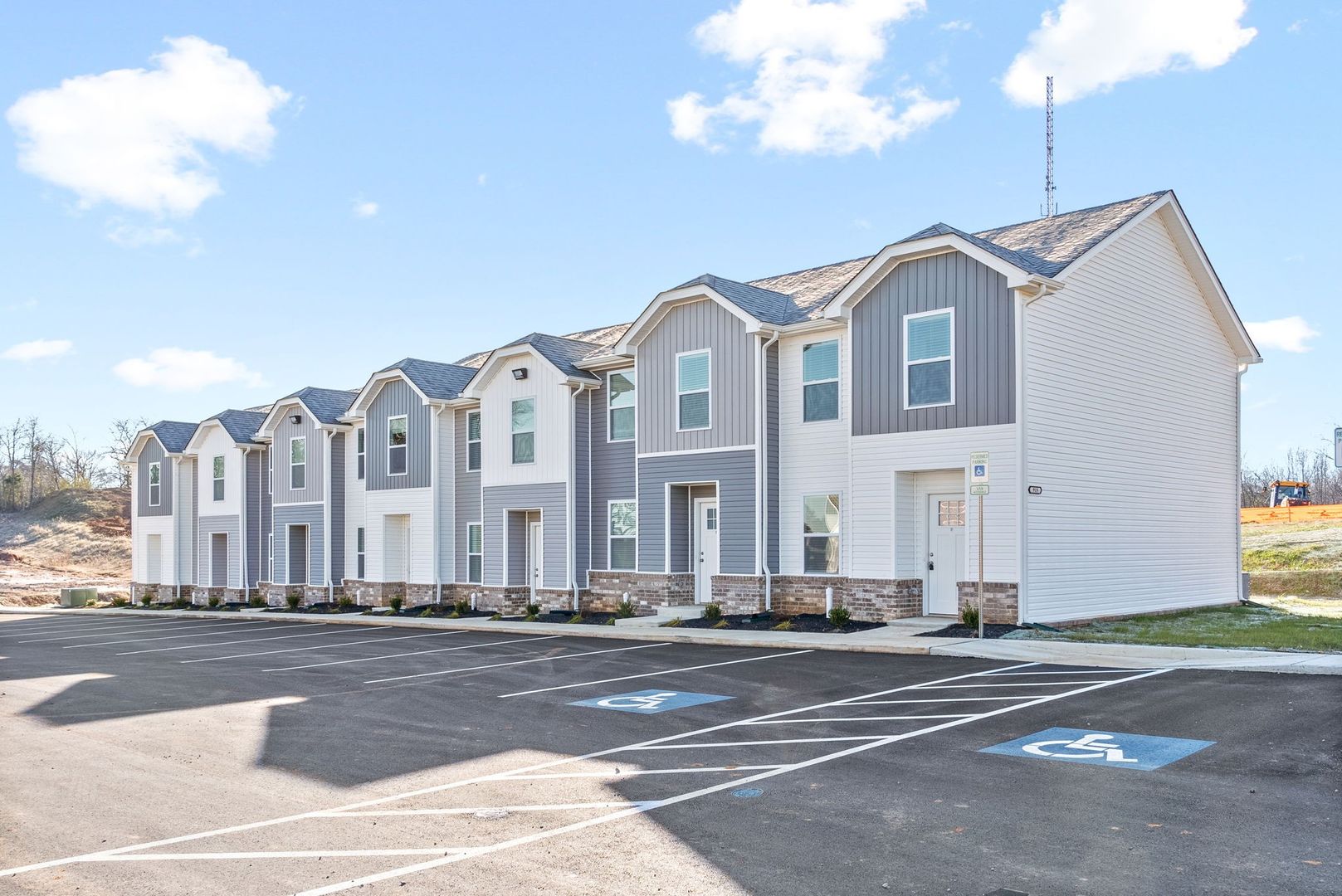 Clarksville Apartment: 919 Martin Street