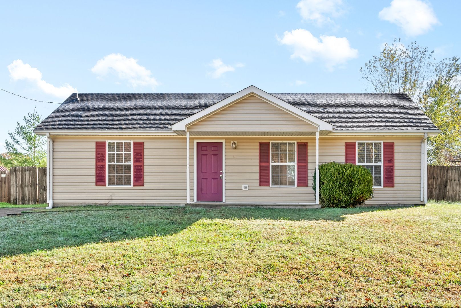 Clarksville House: 457 Caney Lane