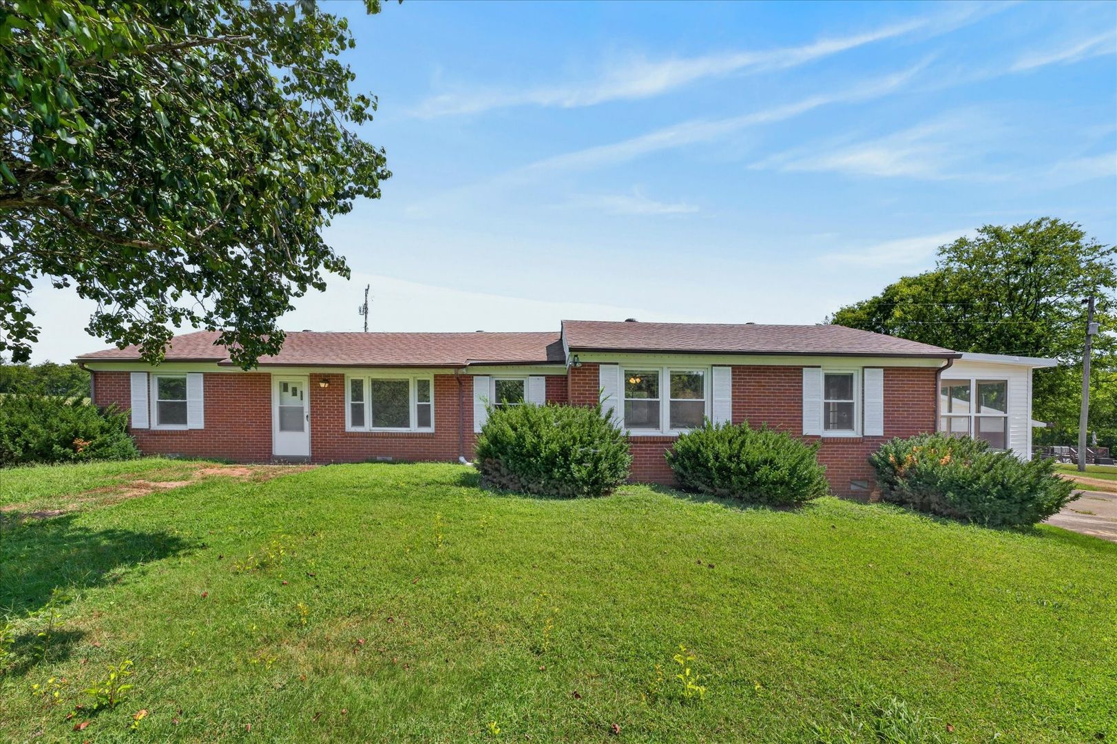 Cunningham House: 3252 Marthas Chapel Rd.