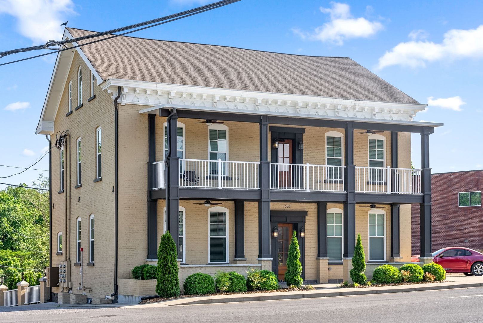 Clarksville Apartment: 638 Madison Street