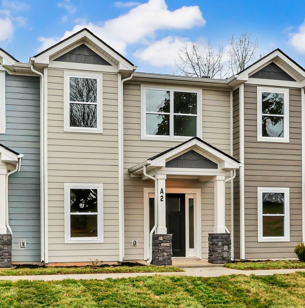 Clarksville House: 180 Clay Ridge Drive