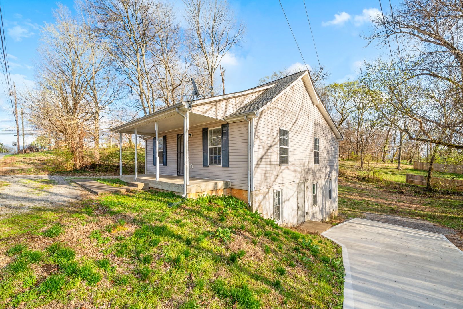 Clarksville Apartment: 208 Chapel Street