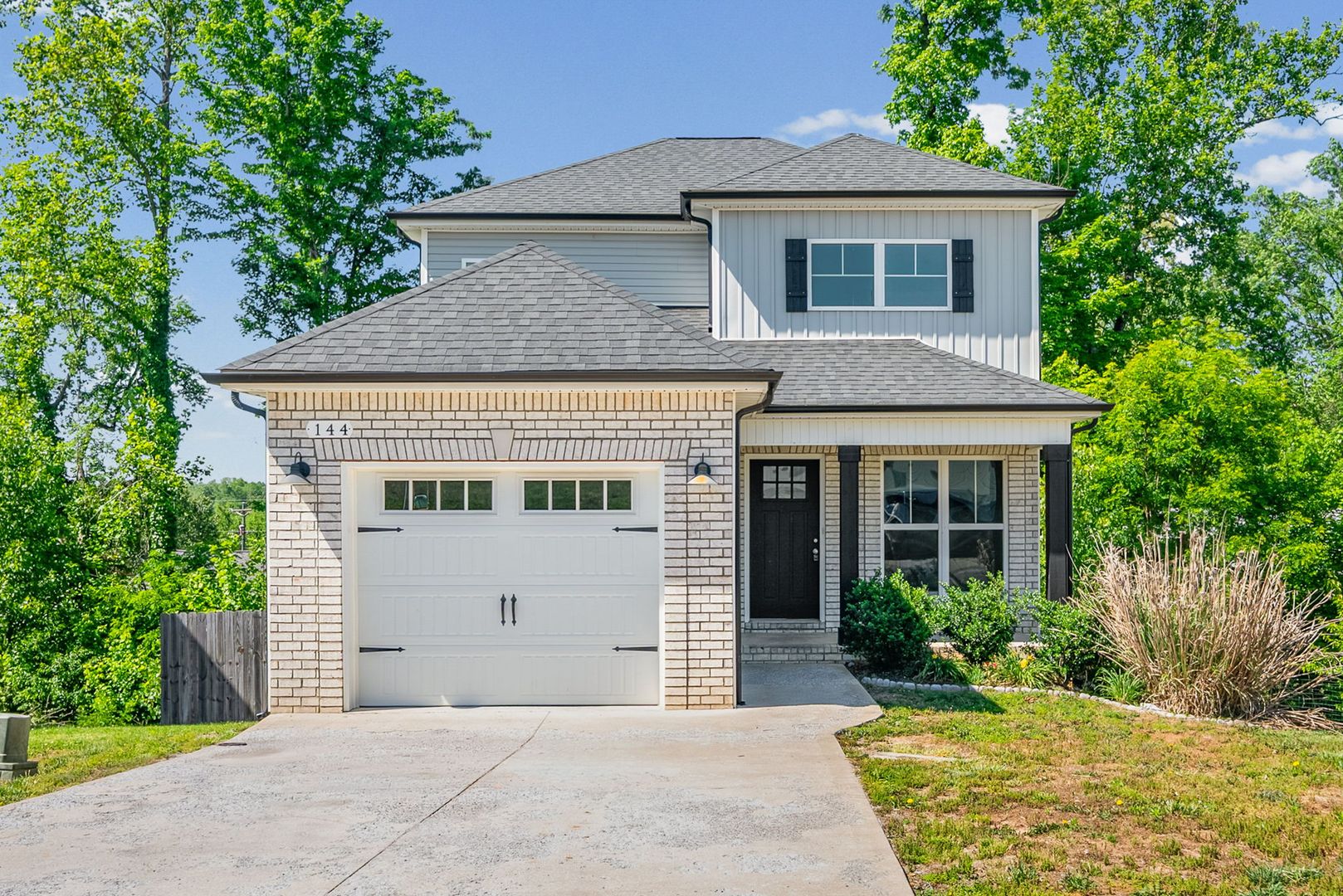 Clarksville House: 144 Waterwheel Circle