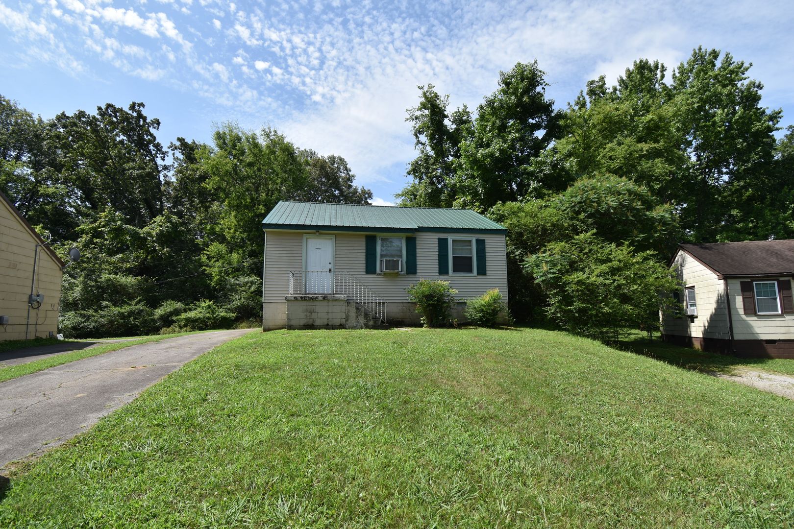 Clarksville House: 986 Woody Hills Drive