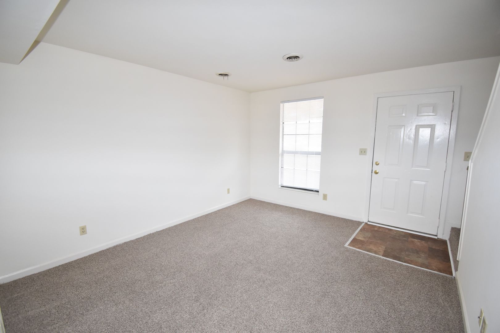 Clarksville Apartment: 1500 W Knollwood Circle