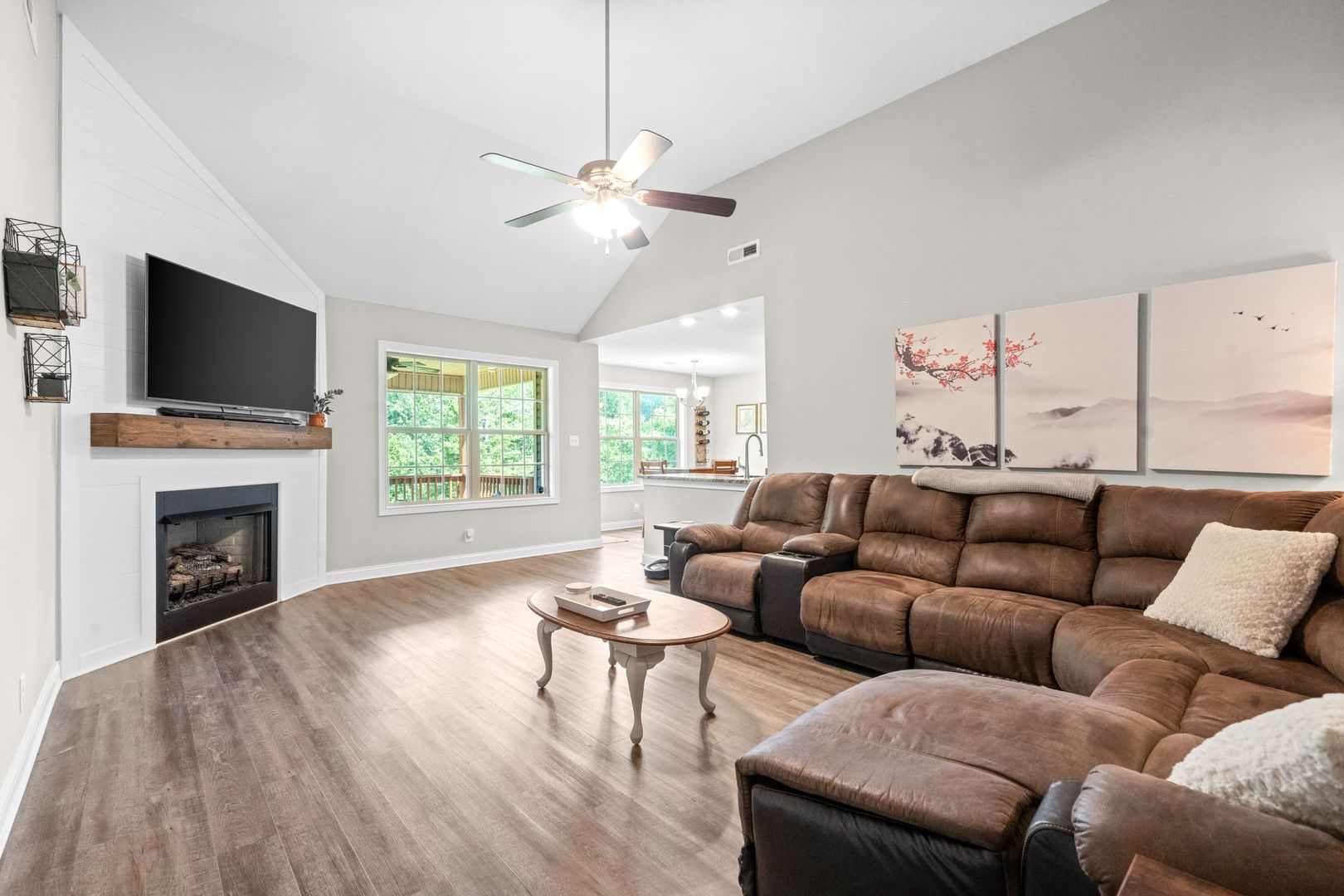 Clarksville House: 1133 Old Charlotte Trace