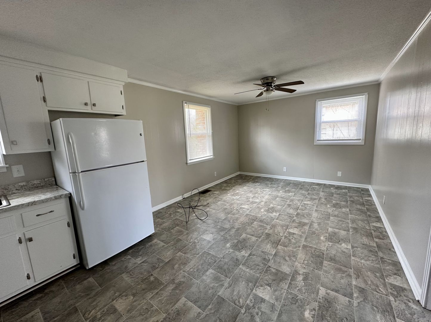 Clarksville House: 1422 Lakeview Road