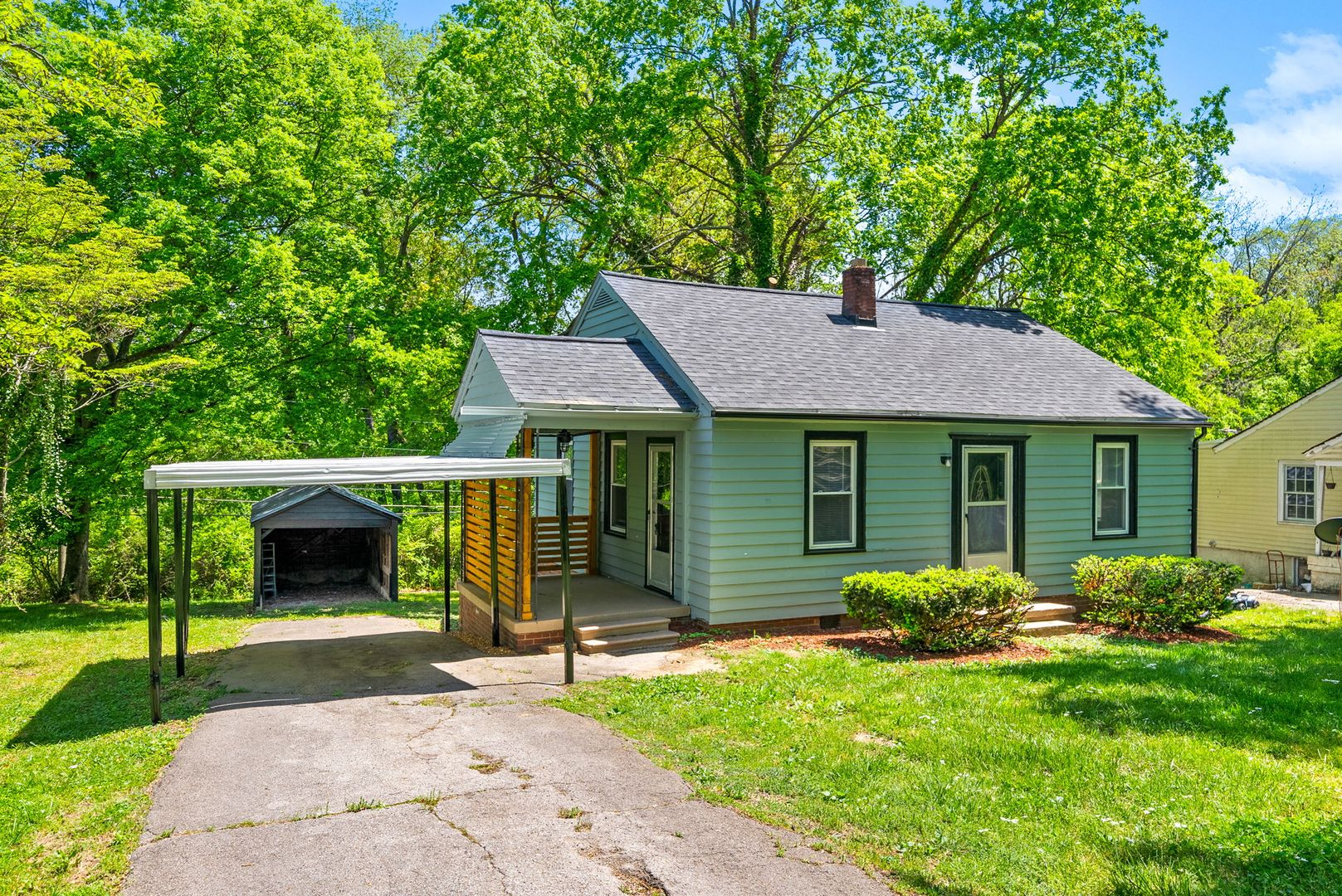 Clarksville House: 165 Liberty Parkway