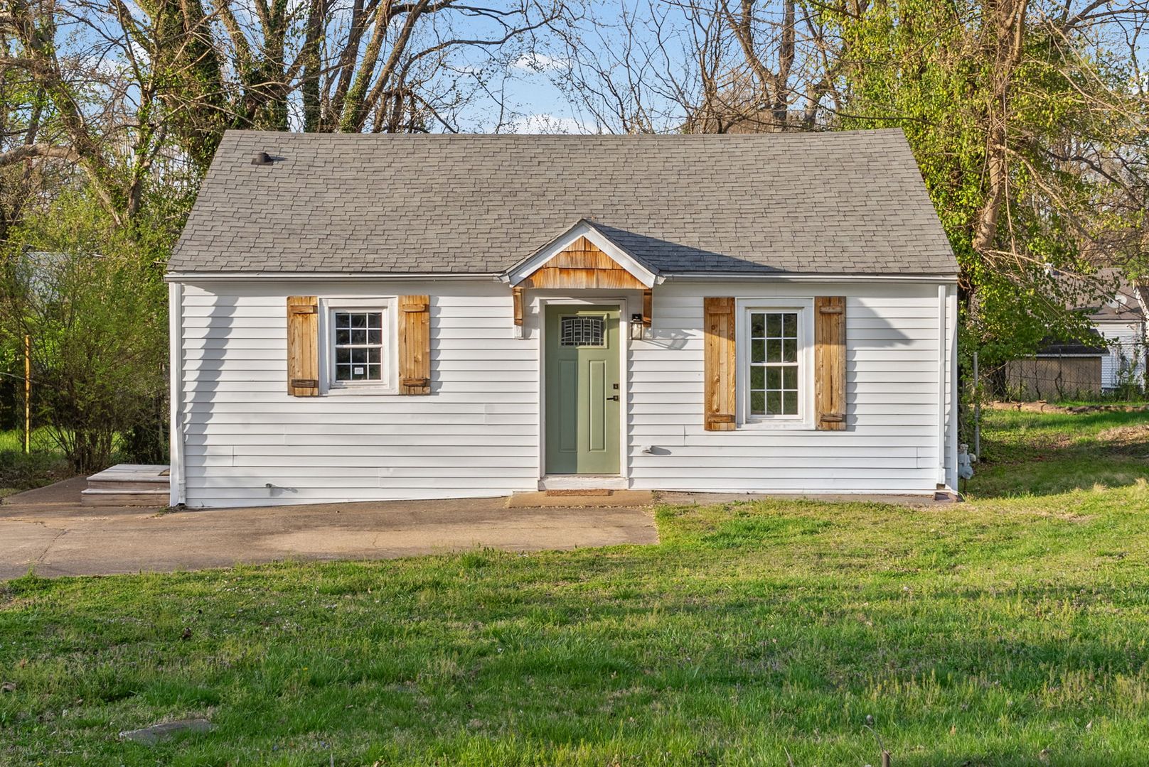 Clarksville House: 1251 Daniel Street