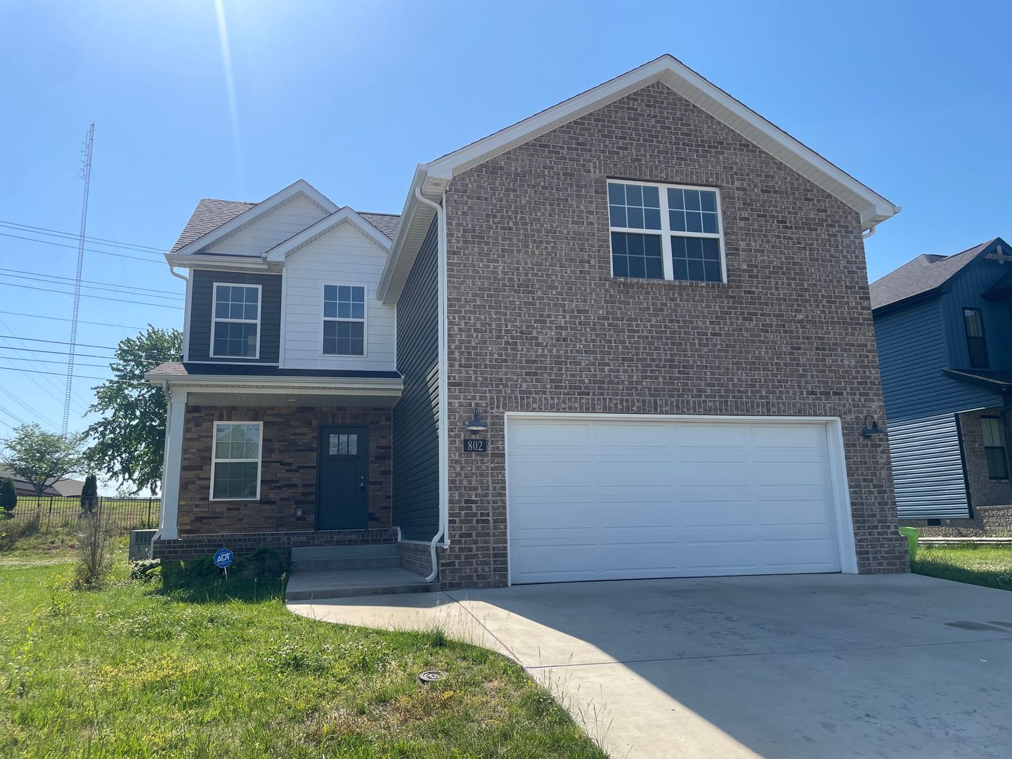 Clarksville House: 802 Limestone Way