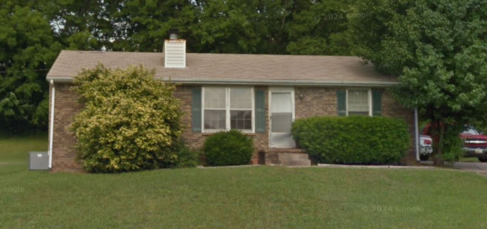 Clarksville House: 717 Green Valley Court