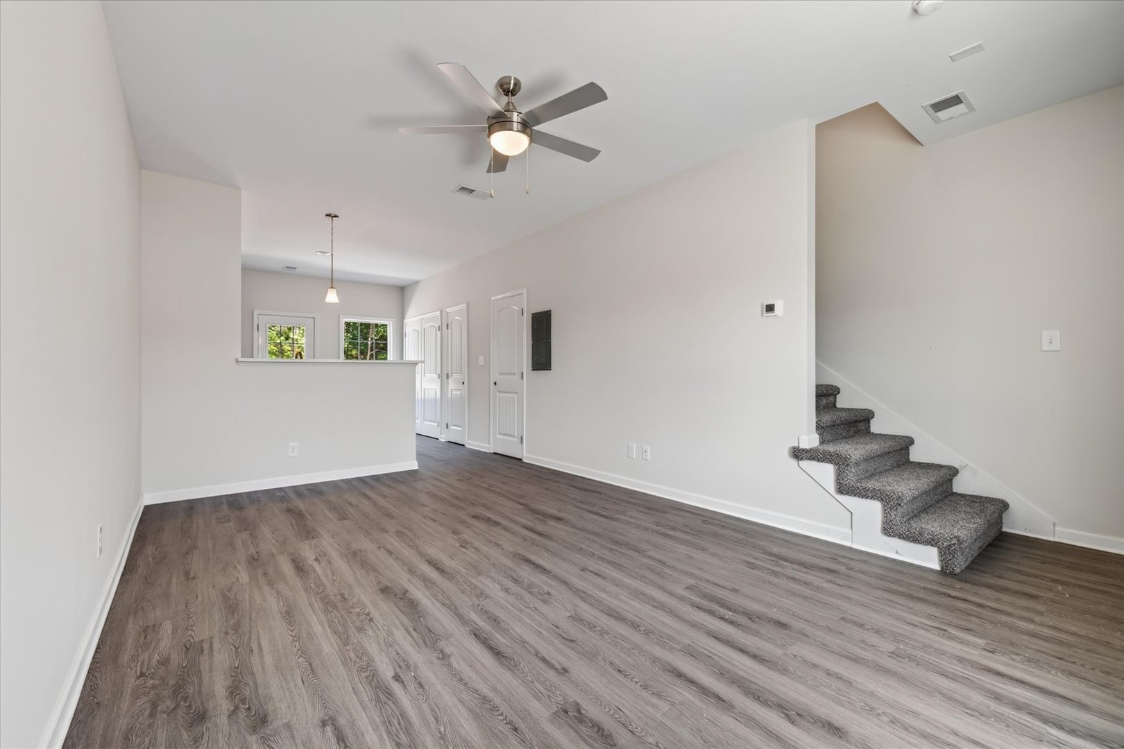 Midtown Place - Summitcrest Dr. - 299 (x72) 11 of 12