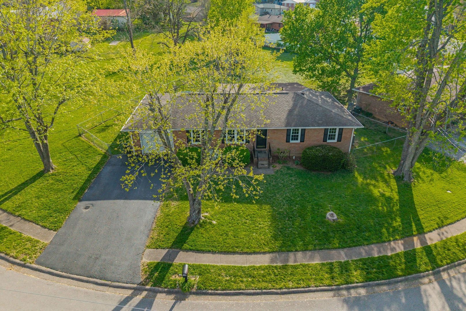 Hopkinsville House: 3611 Bahama Dr.