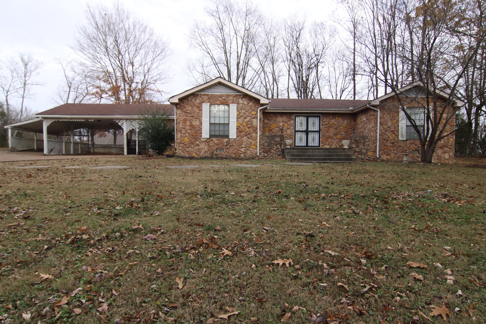 Clarksville House: 337 Rossview Road