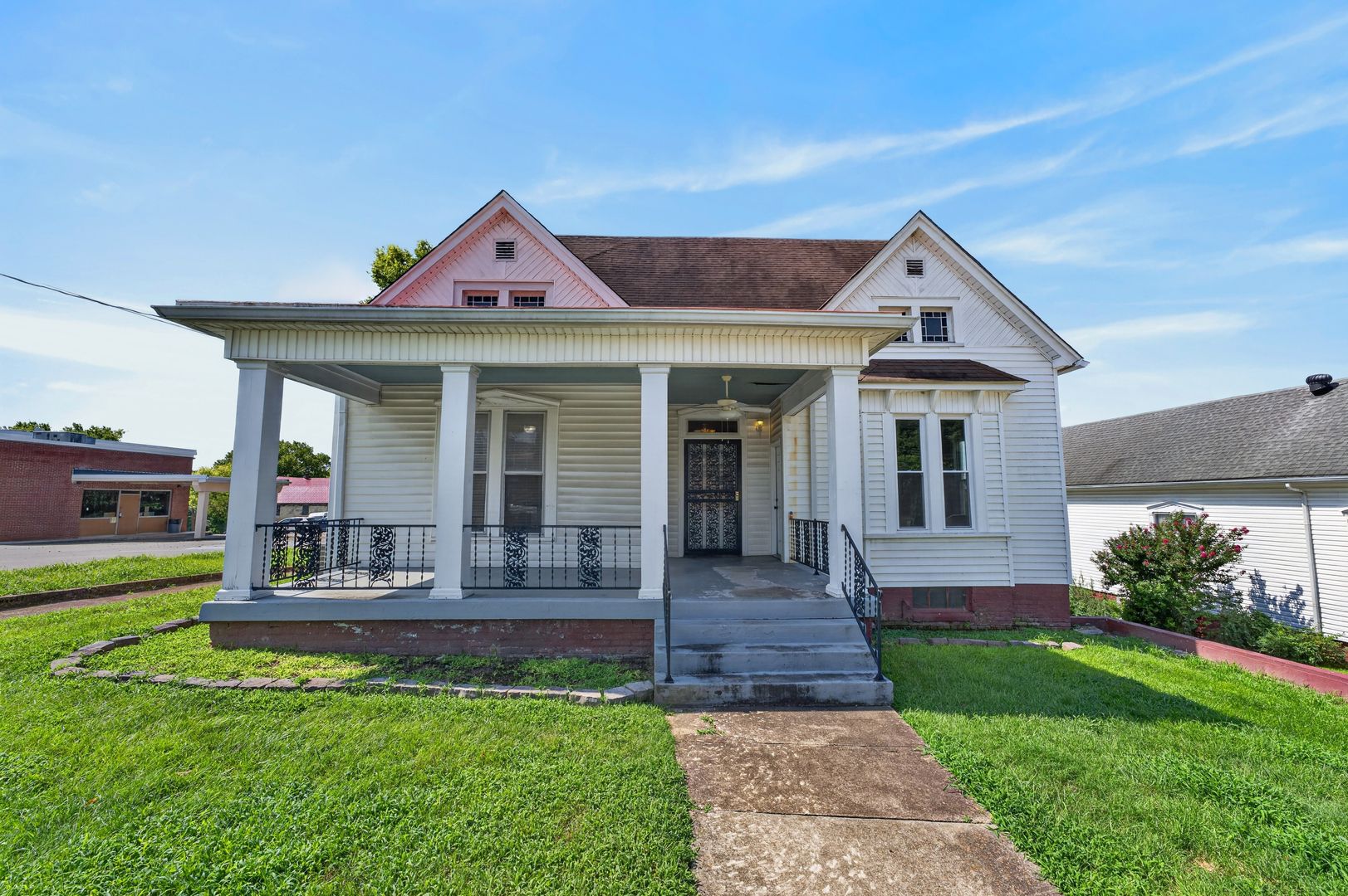 Clarksville Apartment: 222 Union Street