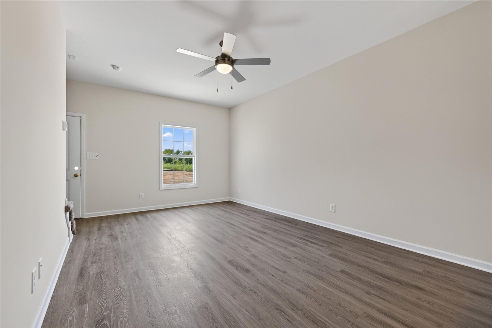 Midtown Place - Summitcrest Dr. - 299 (x72) 9 of 12