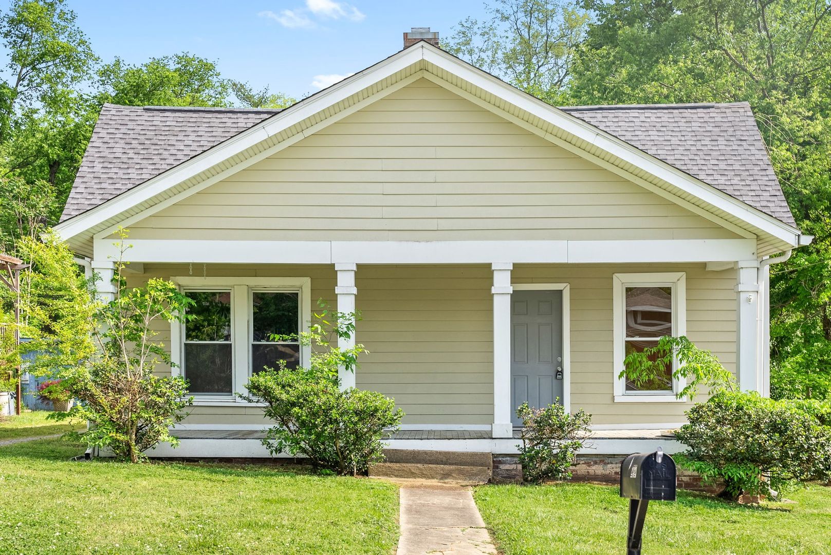 Clarksville House: 232 Georgia Ave