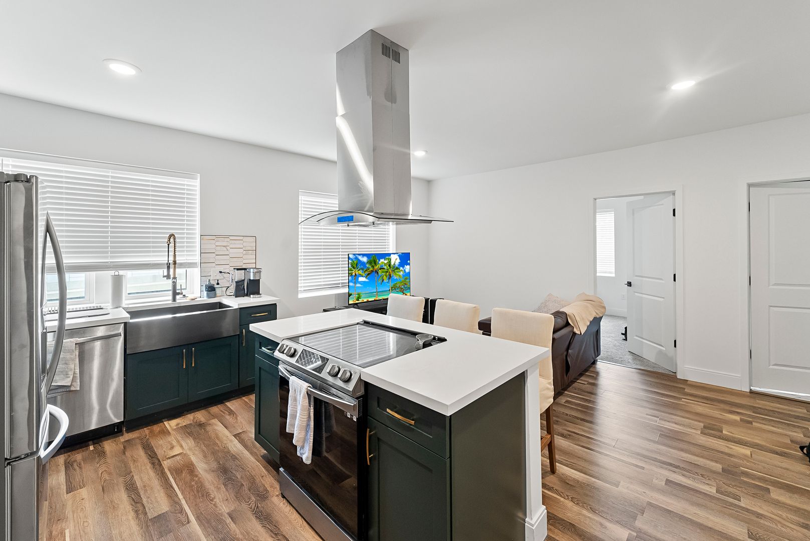 St. Louis Apartment: 1332 Hawthorne Pl