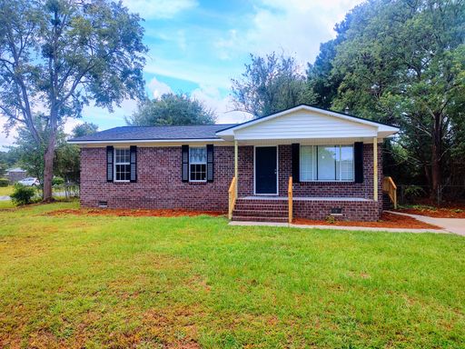 NEWLY RENOVATED 3 Bed/1.5 Bath close to CCU, HGTC, Downtown Conway!! – photo 1