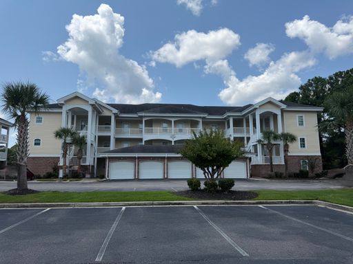 50% off first months rent!! Spacious 3-Bedroom, 2-Bath Condo in Magnolia North at Myrtlewood with Golf Course Views! – photo 1