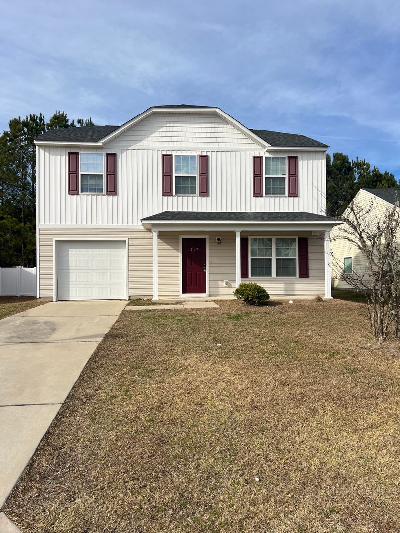 Longs House: 717 Trap Shooter Circle