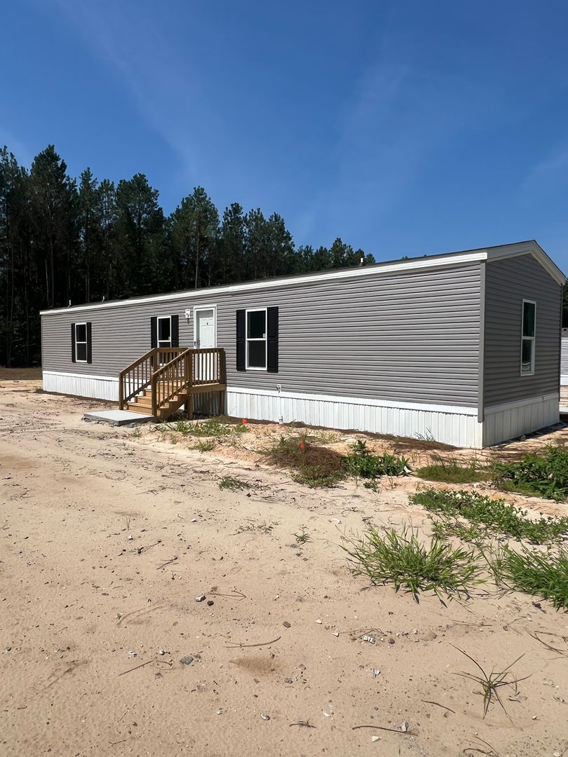 Galivants Ferry House: 996 Evergreen Drive