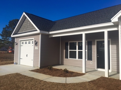 AVAILABLE 3 Bedroom/ 2 Bath with attached garage! Beautiful finishes throughout – photo 1