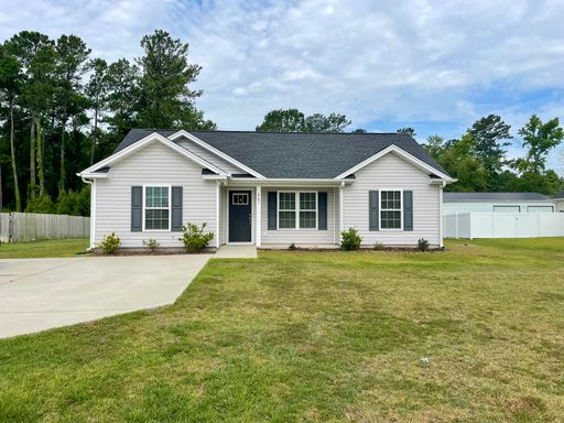 AVAILABLE NOW! - easy commute to the beaches via Hwy 9