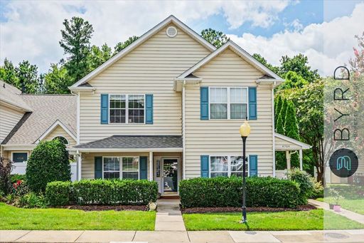 First-Floor Living in Twin Hickory with Resort-Style Amenities near Short Pump – photo 1