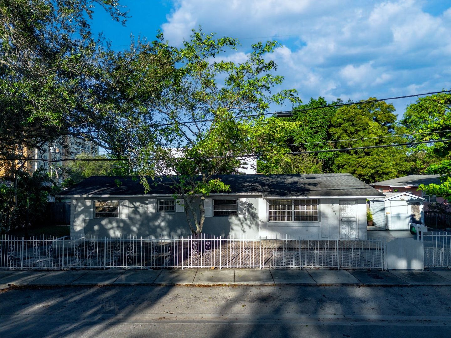 Miami House: 901 NW 55th Street