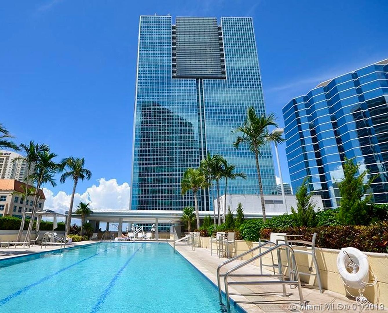 Miami Condo: 1395 Brickell Ave #3211