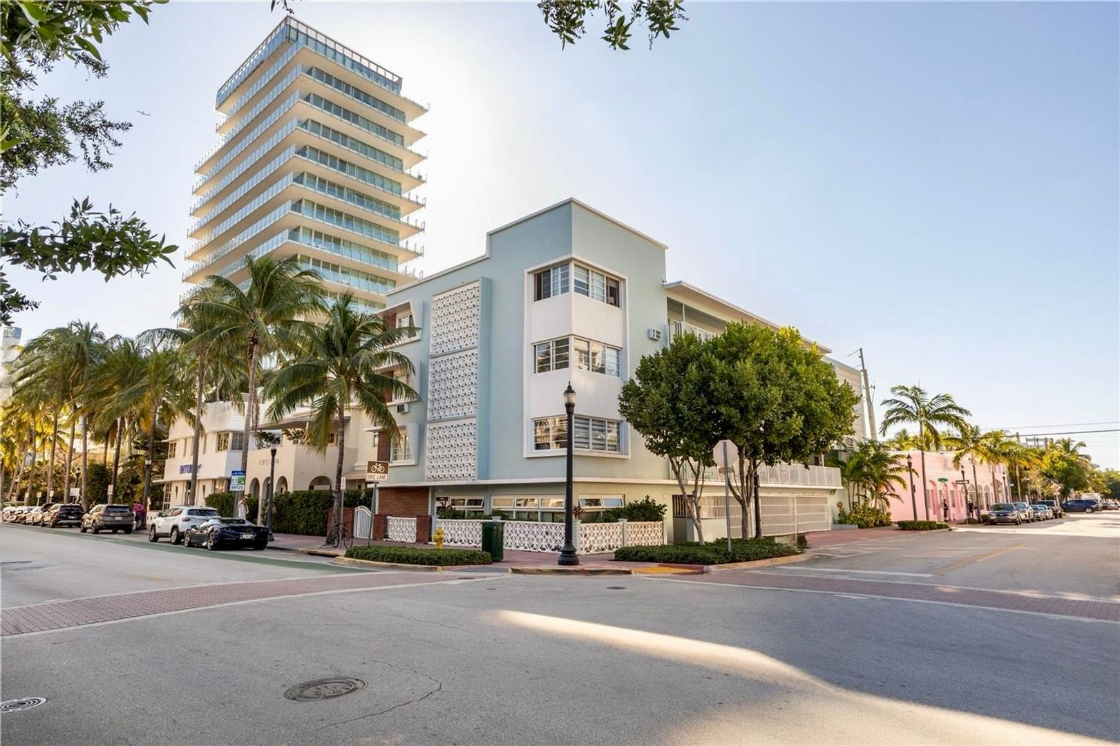 Miami Beach Condo: 158 Ocean Dr. #203