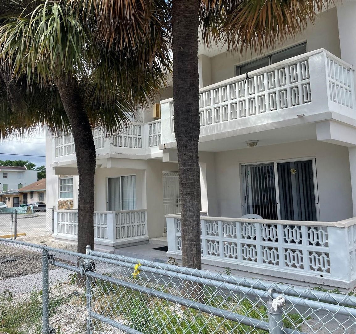 Miami House: 1057 SW 7 ST #1
