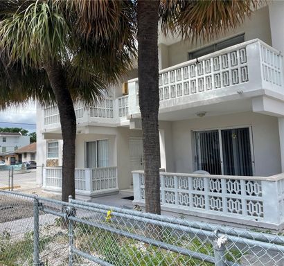 SPACIOUS UPGRADED TWO-BED ONE-BATH UNIT LOCATED IN THE HEART OF LITTLE HAVANA. THE BUILDING HAS A WASHER AND DRYER ON SITE – photo 1
