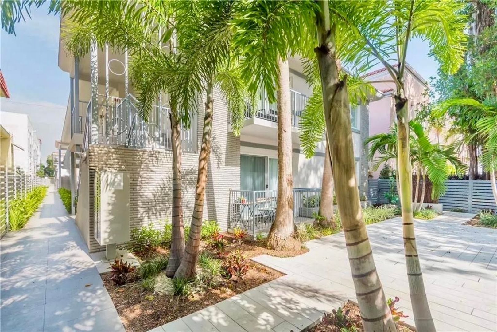 Miami Beach Apartment: 740 Meridian #14