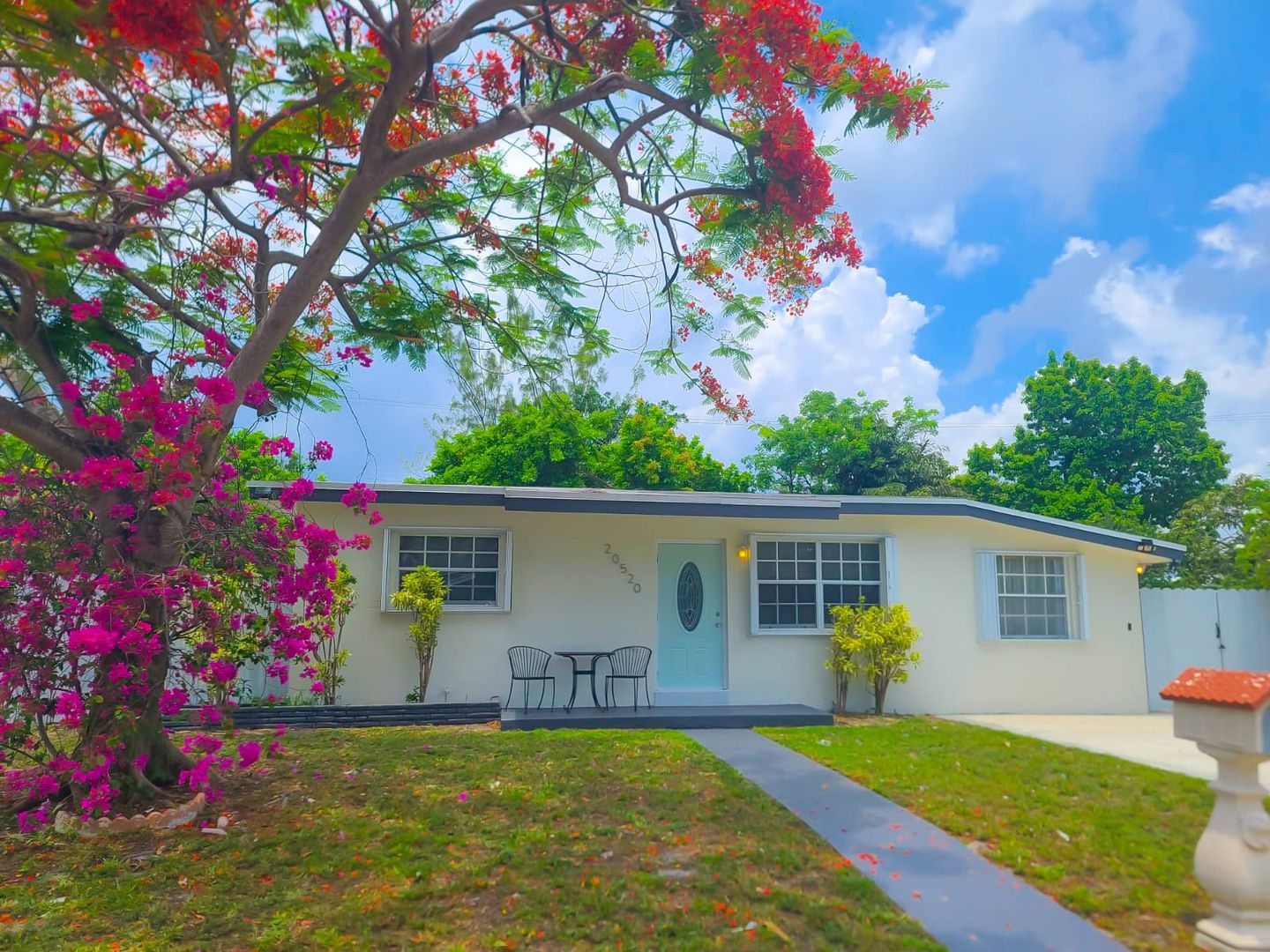 Miami Apartment: 20520 NE 15 AVE