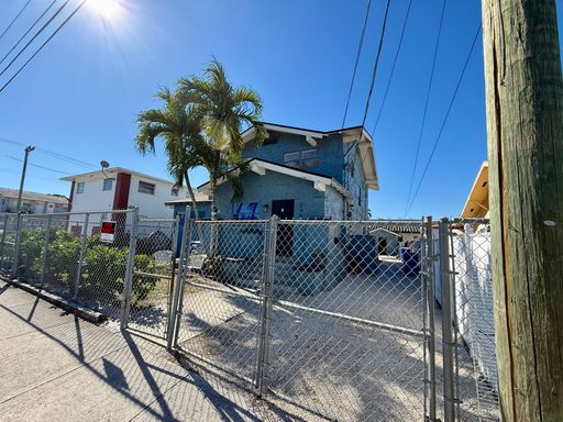Renovated Large 3 Bed 1 Bath Unit Available For Rent Located In Little Havana. – photo 1