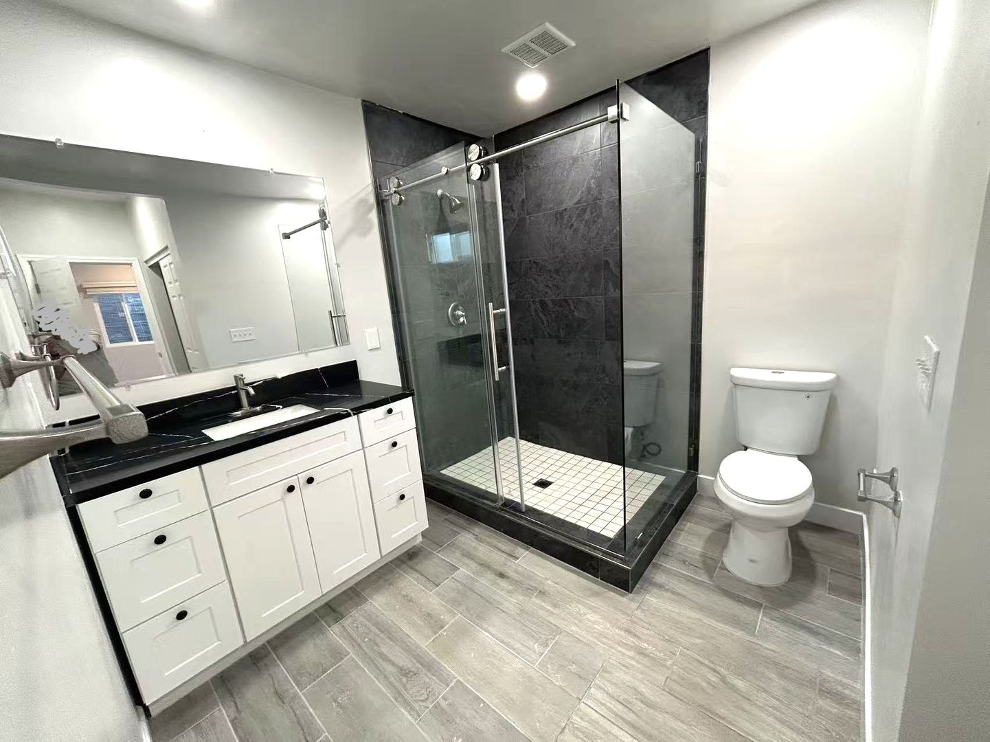 Los Angeles House: 5107 11th Ave