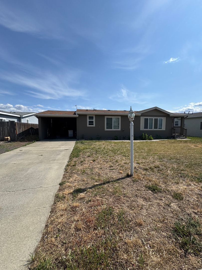 Ellensburg House: 408 Alpine Dr