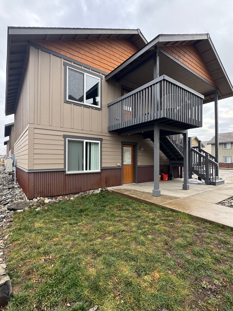Ellensburg Apartment: 2239 Airport Rd